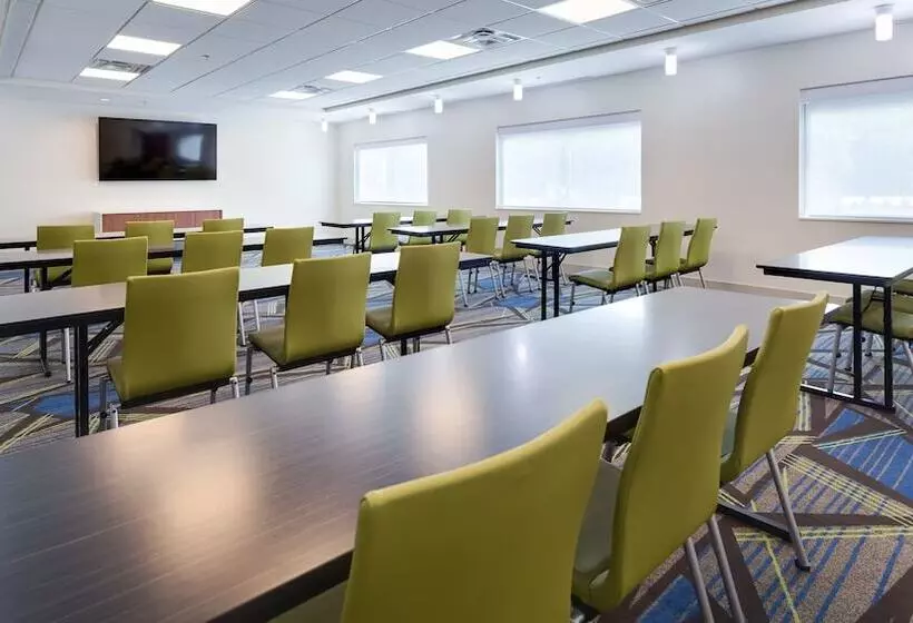 Hotelli Holiday Inn Express & Suites Latta By Ihg