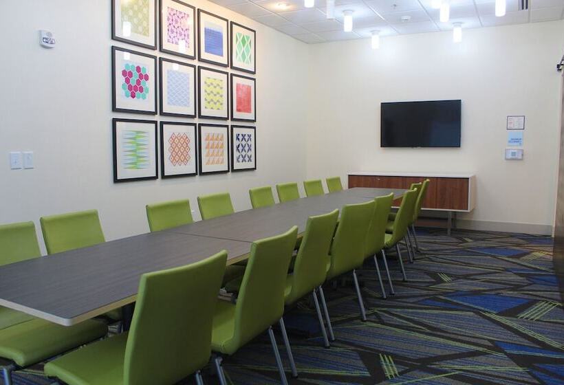 فندق Holiday Inn Express & Suites Latta By Ihg