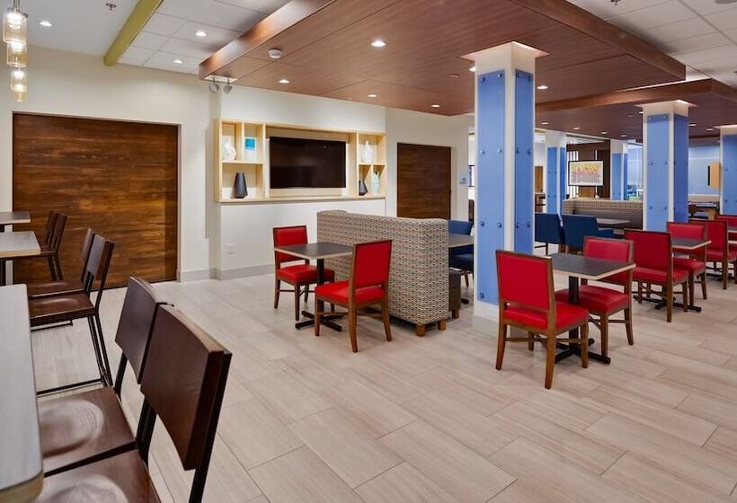 فندق Holiday Inn Express & Suites Latta By Ihg