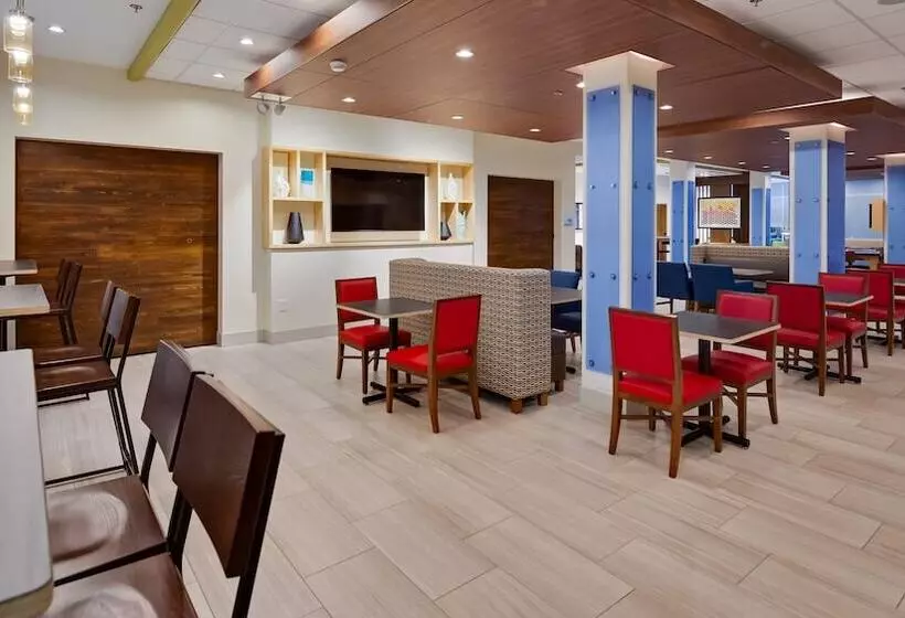 Hotelli Holiday Inn Express & Suites Latta By Ihg