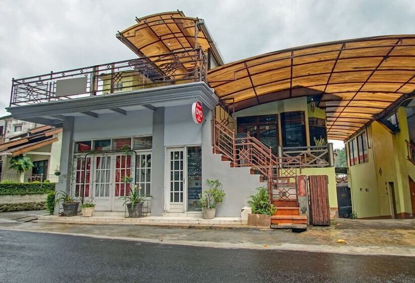 هتل Oyo 90031 Villa Papada