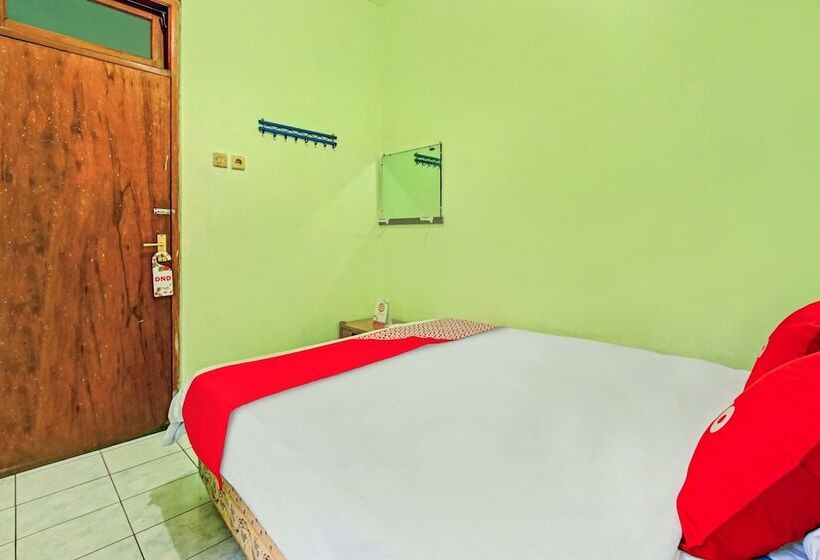 هتل Oyo 90031 Villa Papada