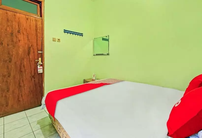Hotel Oyo 90031 Villa Papada