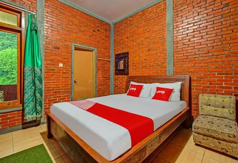 Hotel Oyo 90031 Villa Papada
