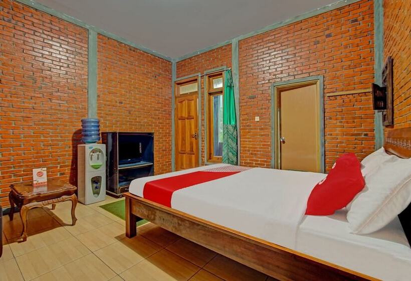 هتل Oyo 90031 Villa Papada