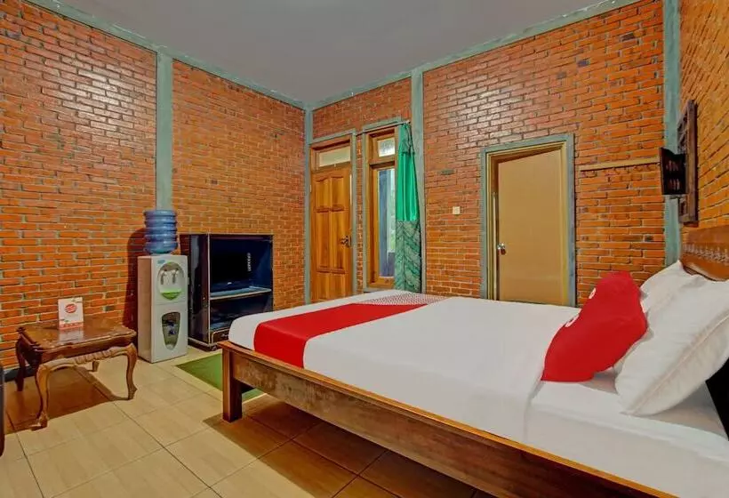 Hotel Oyo 90031 Villa Papada