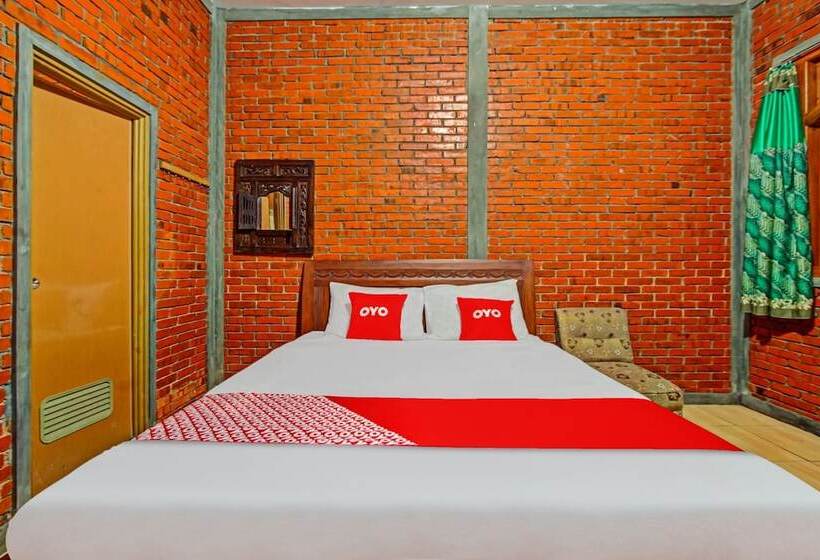 هتل Oyo 90031 Villa Papada