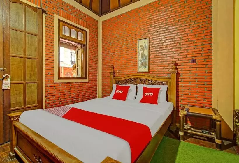 Hotel Oyo 90031 Villa Papada