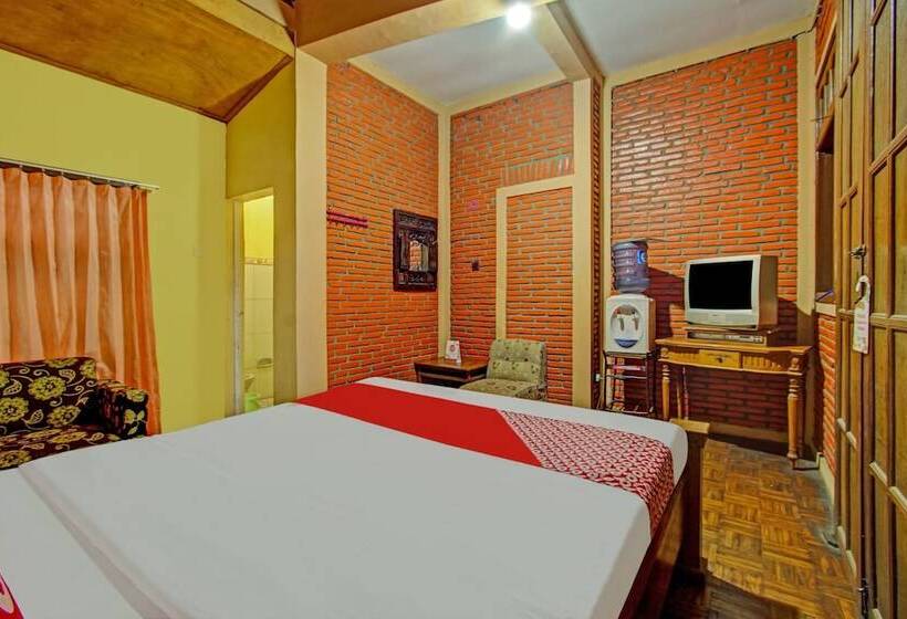 هتل Oyo 90031 Villa Papada