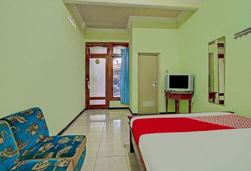 هتل Oyo 90031 Villa Papada