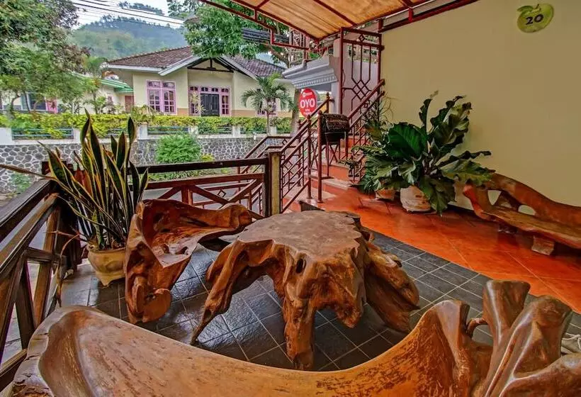 Hotel Oyo 90031 Villa Papada