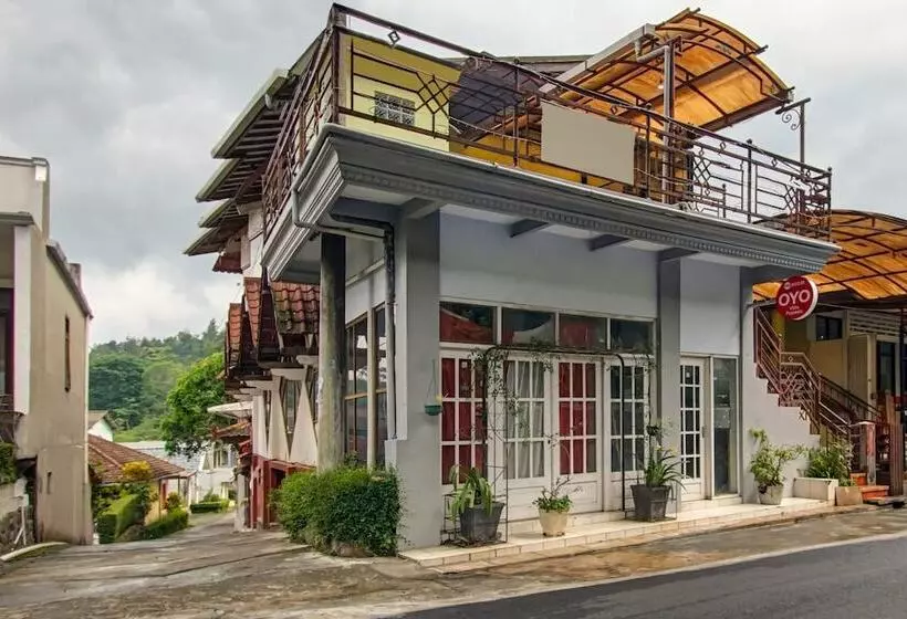 Hotel Oyo 90031 Villa Papada