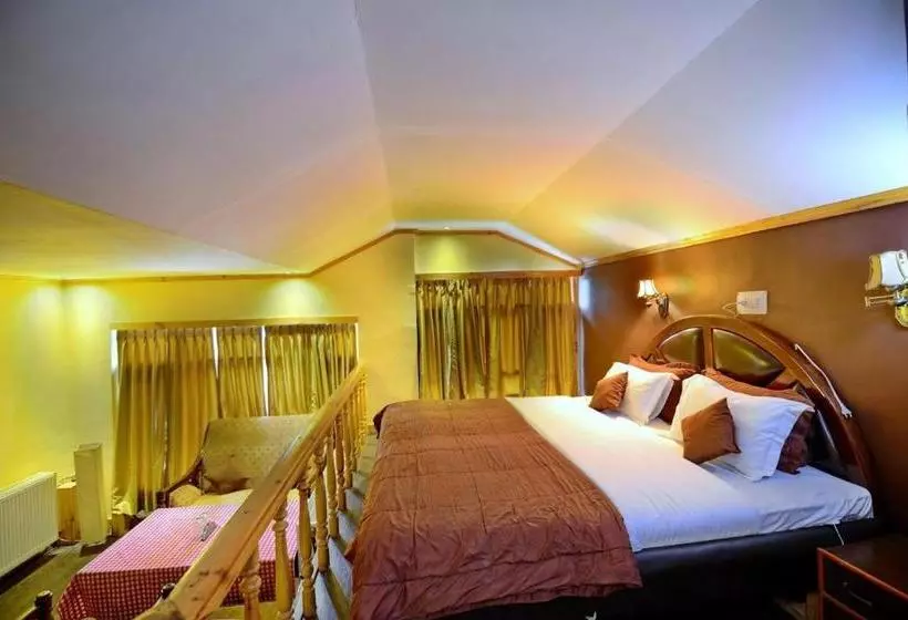 هتل Pine Palace Platinum