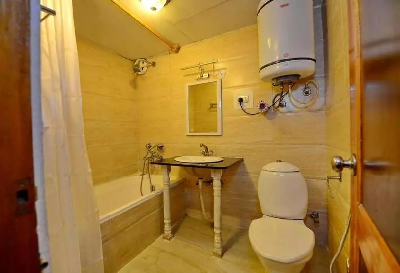 هتل Pine Palace Platinum