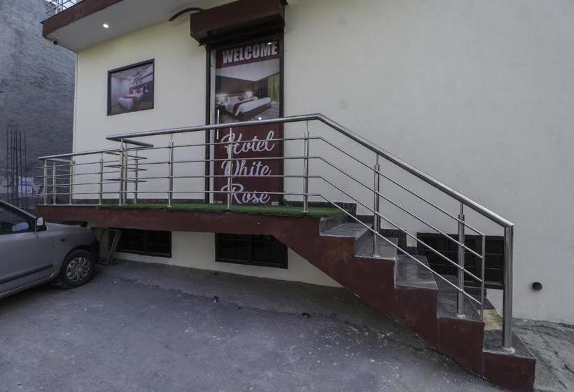 Spot On Hotel White Rose