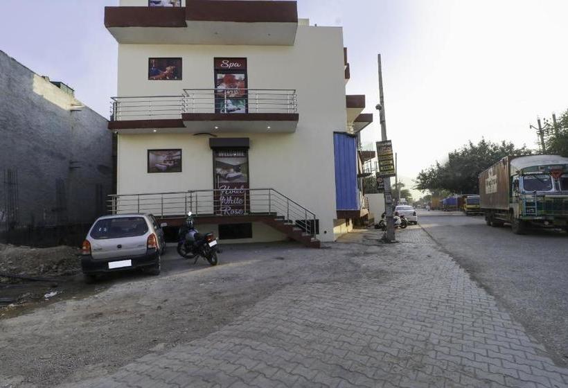 Spot On Hotel White Rose