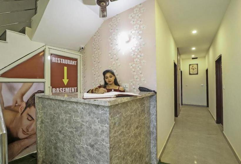 Spot On Hotel White Rose