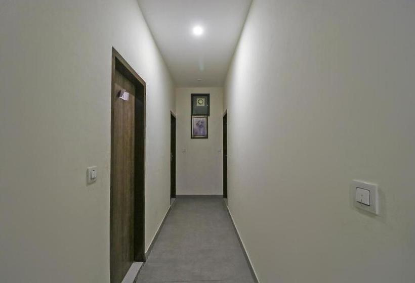 Spot On Hotel White Rose