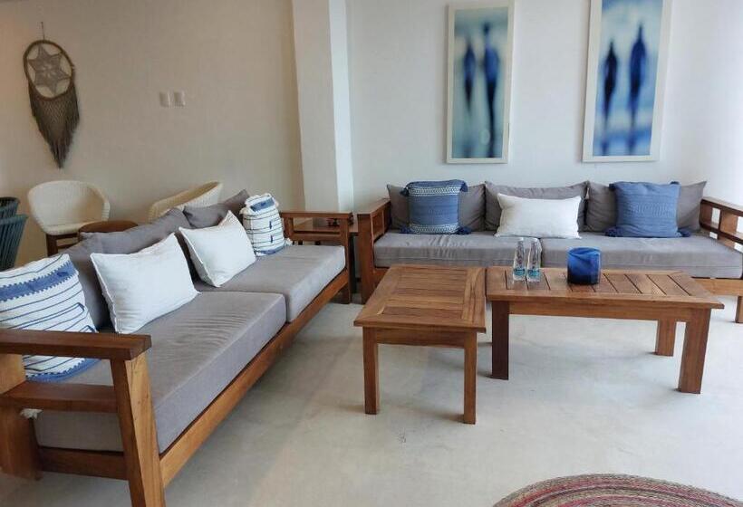 Noah Beach Hotel & Suites