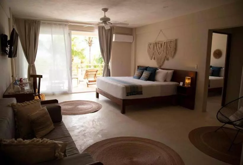 Noah Beach Hotel & Suites
