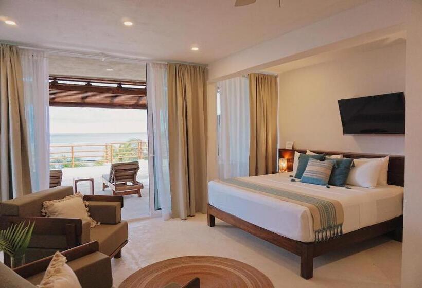 Noah Beach Hotel & Suites