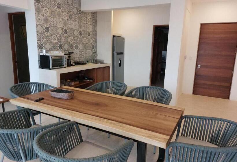 Noah Beach Hotel & Suites