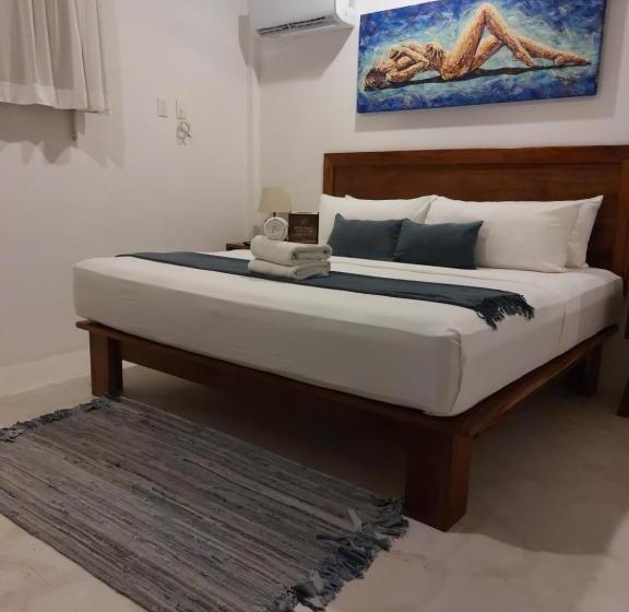 Noah Beach Hotel & Suites