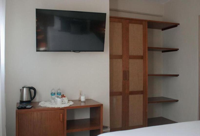 Noah Beach Hotel & Suites