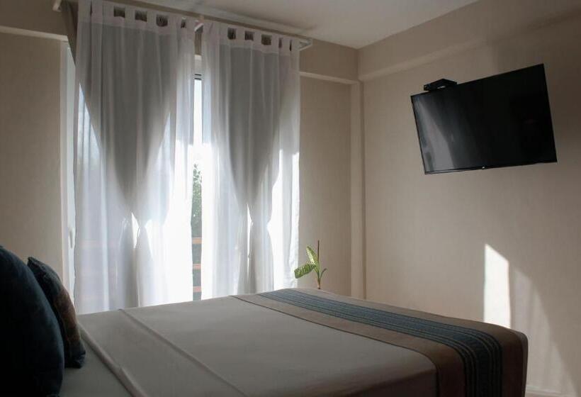 Noah Beach Hotel & Suites