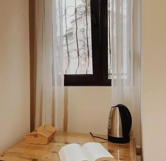 ペンション At Pikotiko S   Korca City Rooms For Rent