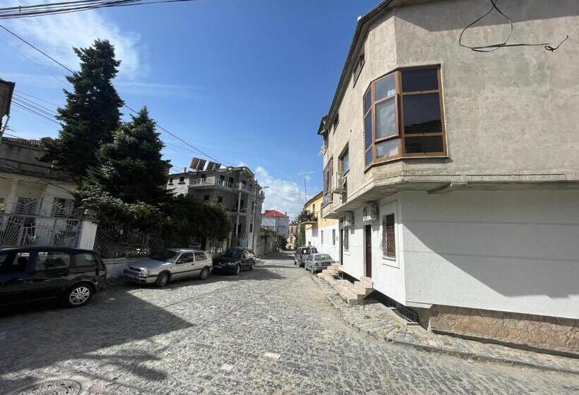 پانسیون At Pikotiko S   Korca City Rooms For Rent