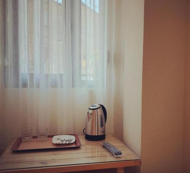 پانسیون At Pikotiko S   Korca City Rooms For Rent