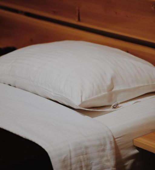 پانسیون At Pikotiko S   Korca City Rooms For Rent