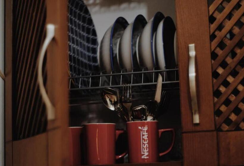 پانسیون At Pikotiko S   Korca City Rooms For Rent