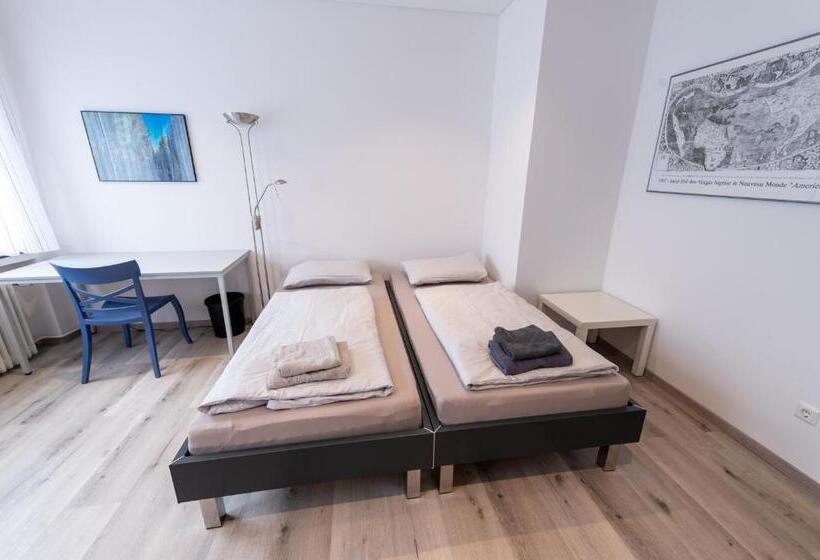 Stadthaus Seeblick G5   Hostel