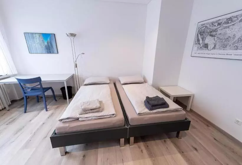 Stadthaus Seeblick G5   Hostel