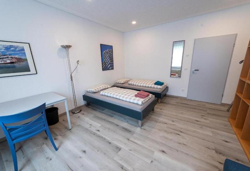 Stadthaus Seeblick G5   Hostel