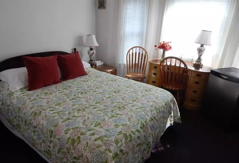 هتل A Friendly Inn At Harvard