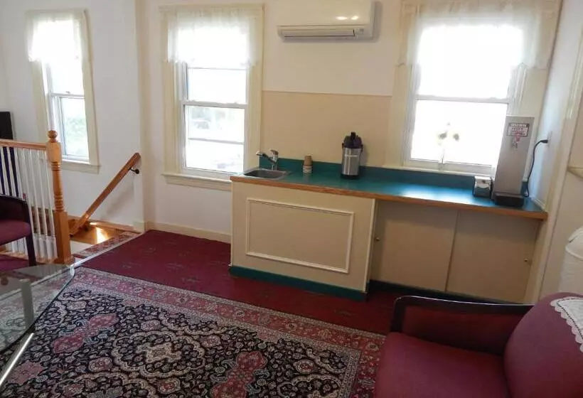 هتل A Friendly Inn At Harvard