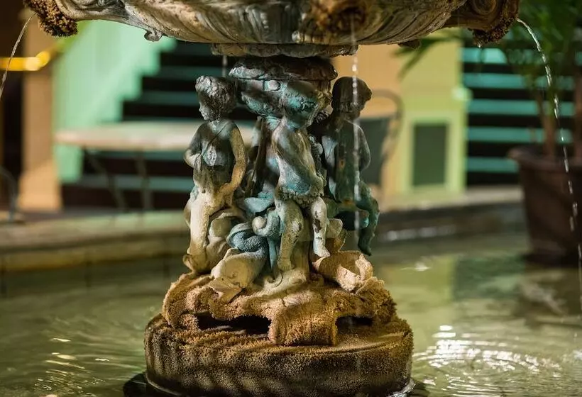 Отель Bella Vista Suites Lake Geneva