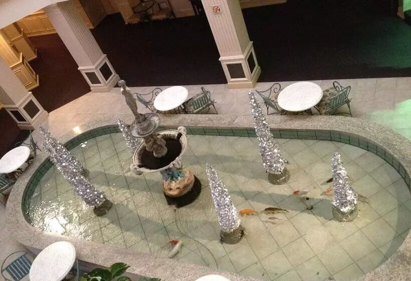 Отель Bella Vista Suites Lake Geneva