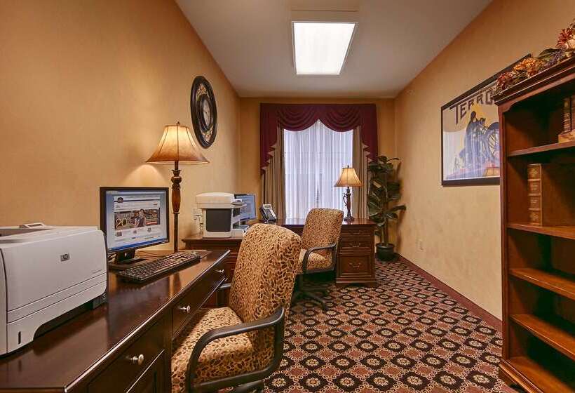 Szálloda Best Western Plus Hannaford Inn & Suites