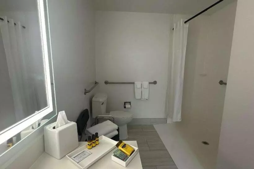 Hotel Best Western Plus Hannaford Inn & Suites