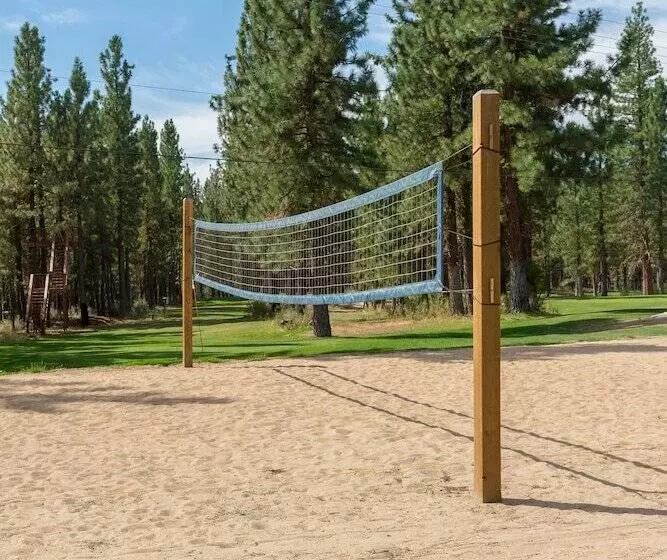 Отель Chalet View Lodge