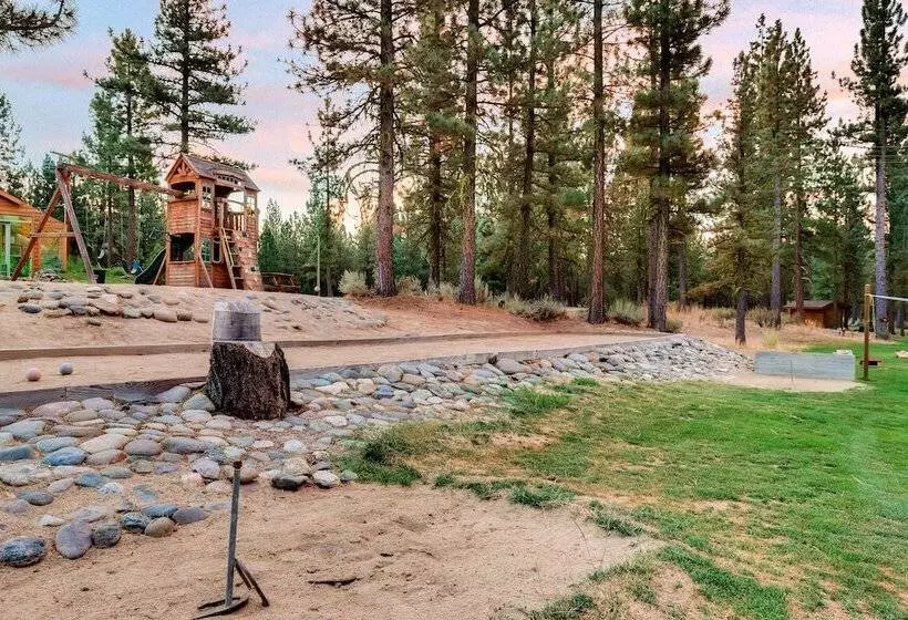 Отель Chalet View Lodge