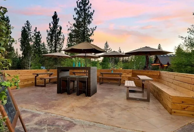 Отель Chalet View Lodge