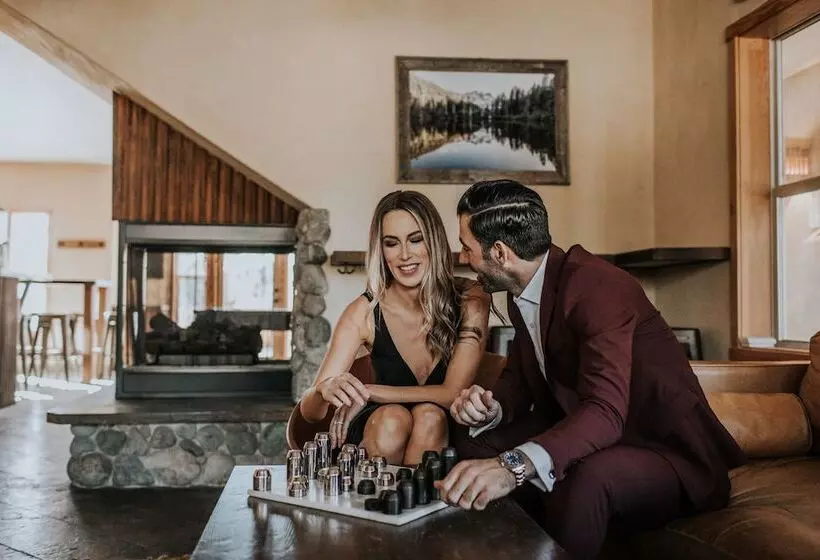 Отель Chalet View Lodge