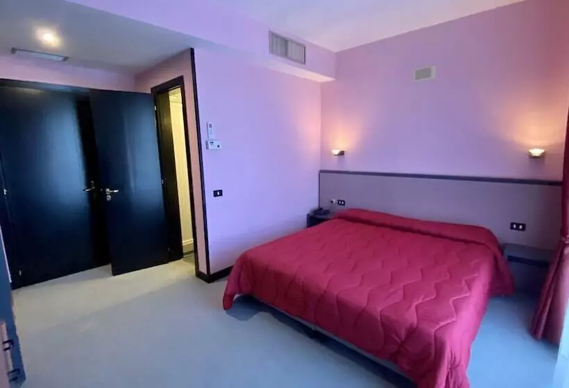 酒店 Club Clorinda Nuova Gestione 2024