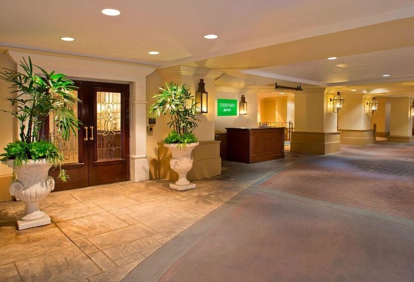 Hotel Courtyard By Marriott New Orleans French Quarter/iberville