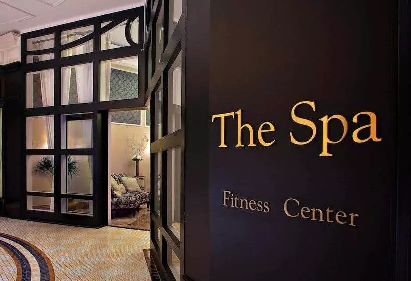 هتل Courtyard By Marriott New Orleans French Quarter/iberville